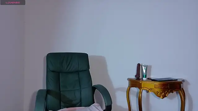 Olivia11  online show from 7, 11, 2025