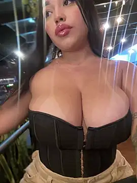 SofiaWildee online show from 7, 2, 2026