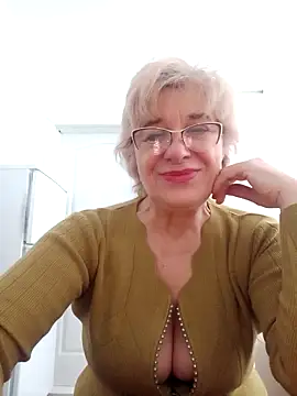 52MiaLove02 online show from 6, 2, 2026