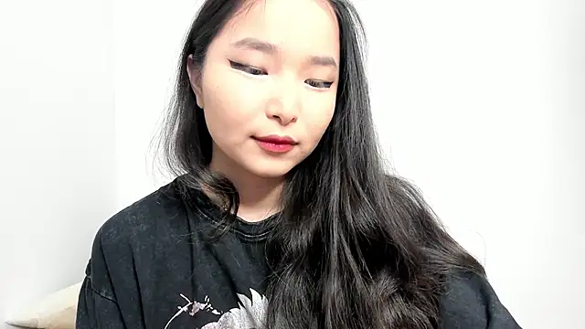 Snapshot of Soyun_Mia chatting on 13, 5, 2026 Soyun Mia online show from 13, 5, 2026