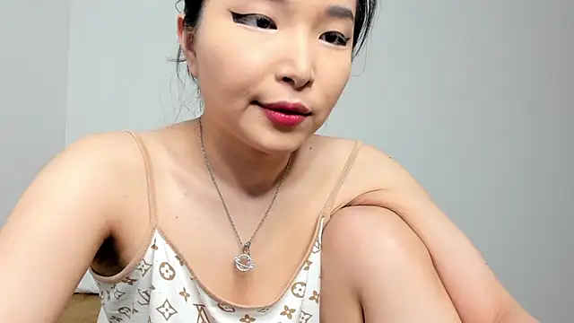 Snapshot of Soyun_Mia chatting on 8, 5, 2026 Soyun Mia online show from 8, 5, 2026