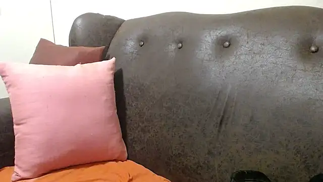 bustylaura4u online show from 27, 2, 2025
