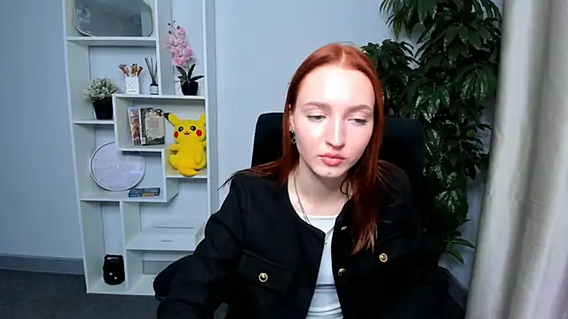 Snapshot of JanetYoung chatting on 28, 10, 2025 JanetYoung online show from 28, 10, 2025