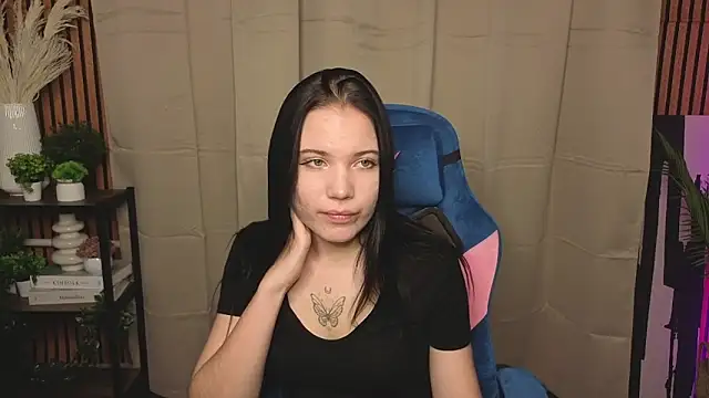 LauraHale online show from 7, 11, 2025