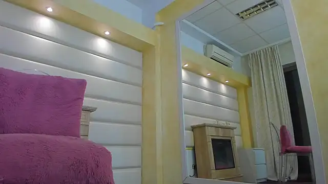 Jelly Bee online show from 10, 11, 2025