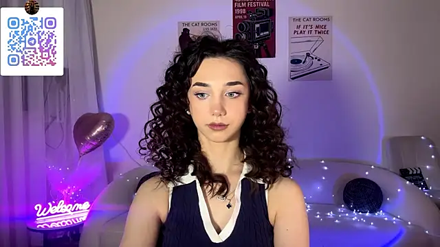 Snapshot of LinaMour chatting on 16, 6, 2026 LinaMour online show from 16, 6, 2026