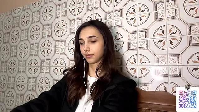 Snapshot of LinaMour chatting on 10, 11, 2025 LinaMour online show from 10, 11, 2025