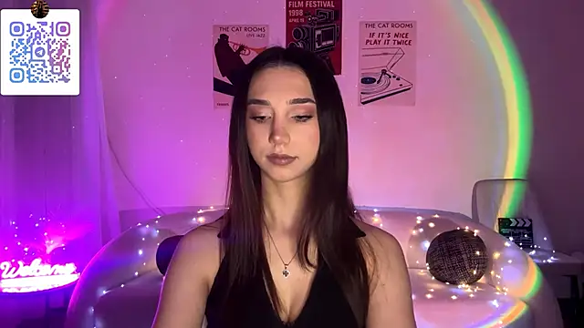 LinaMour online show from 17, 4, 2026