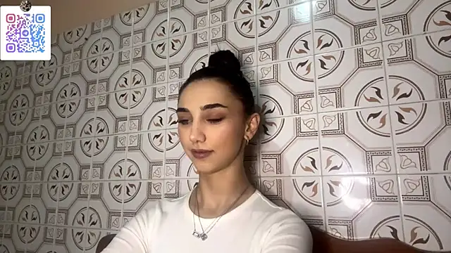 LinaMour online show from 2, 12, 2025