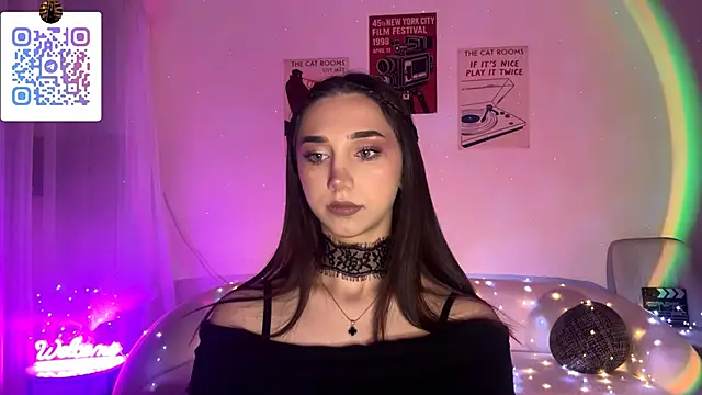 LinaMour online show from 14, 4, 2026