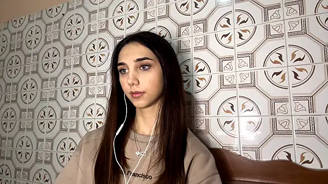 Snapshot of LinaMour chatting on 14, 11, 2025 LinaMour online show from 14, 11, 2025