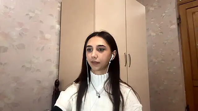 Snapshot of LinaMour chatting on 11, 10, 2025 LinaMour online show from 11, 10, 2025