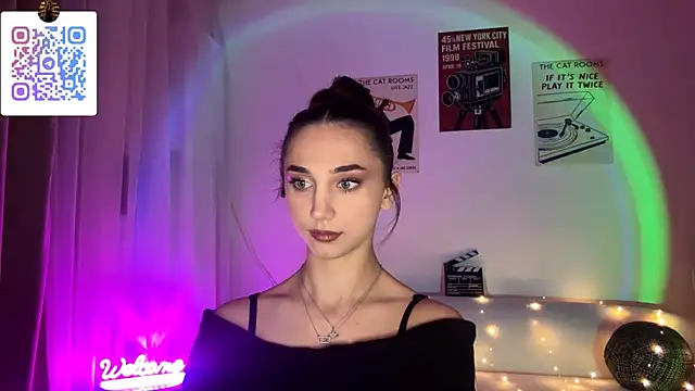 LinaMour online show from 5, 3, 2026