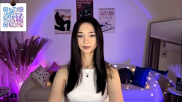 Snapshot of LinaMour chatting on 2, 7, 2026 LinaMour online show from 2, 7, 2026