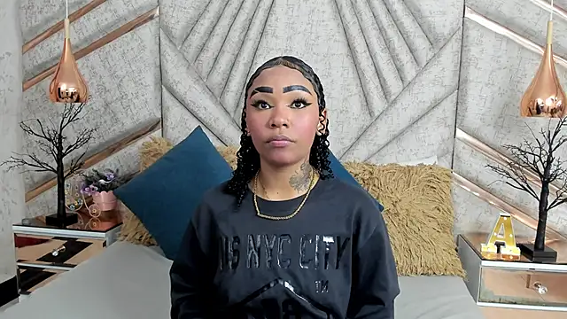 SkylerBloomm online show from 19, 11, 2025