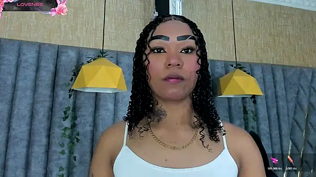 Snapshot of SkylerBloomm chatting on 19, 5, 2026 SkylerBloomm online show from 19, 5, 2026