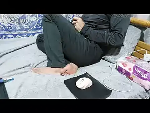 yazinyazin1 online show from 13, 2, 2026