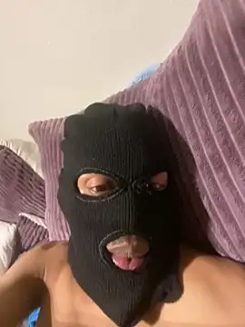 Snapshot of fitsexyman chatting on 5, 4, 2026 fitsexyman online show from 5, 4, 2026