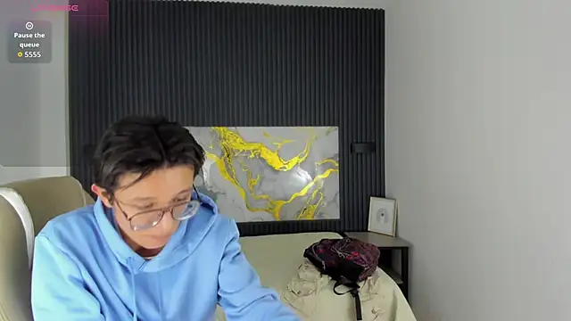 SantiagoRusso18 online show from 1, 12, 2025