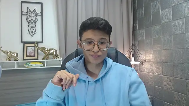 SantiagoRusso18 online show from 18, 4, 2026