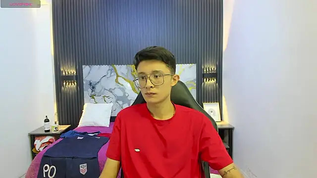 SantiagoRusso18 online show from 13, 2, 2026