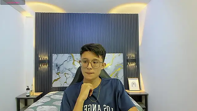 SantiagoRusso18 online show from 12, 2, 2026