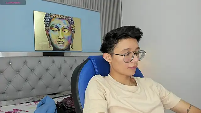 SantiagoRusso18 online show from 22, 4, 2026