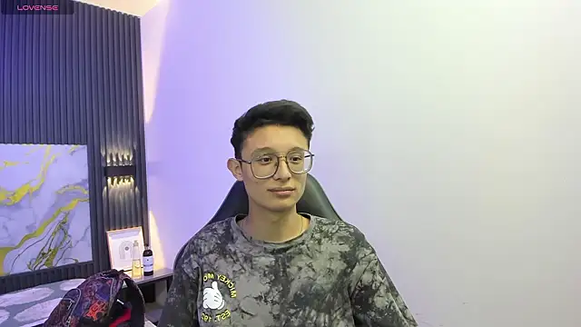 SantiagoRusso18 online show from 19, 2, 2026