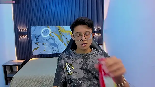 SantiagoRusso18 online show from 6, 3, 2026