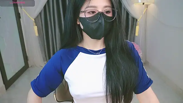 miu iu24 online show from 30, 10, 2025