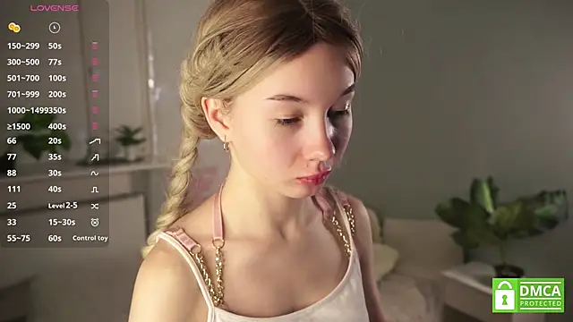 Snapshot of KristinLiesman chatting on 10, 9, 2025 KristinLiesman online show from 10, 9, 2025