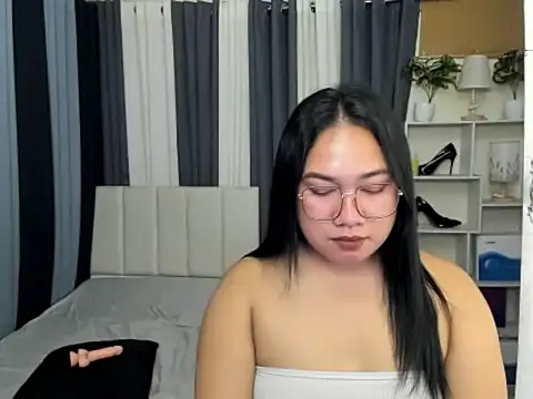 TsUncutKaren online show from 14, 3, 2026