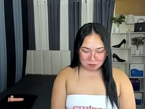 TsUncutKaren online show from 17, 3, 2026