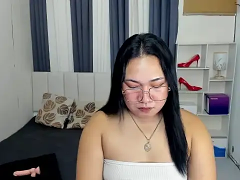 TsUncutKaren online show from 14, 1, 2026