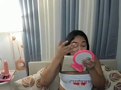 TsUncutKaren online show from 9, 11, 2025