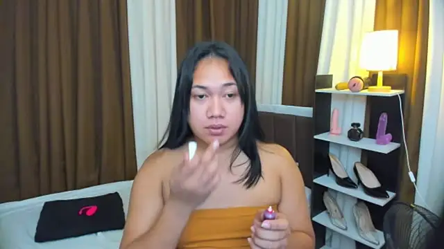 TsUncutKaren online show from 11, 10, 2025