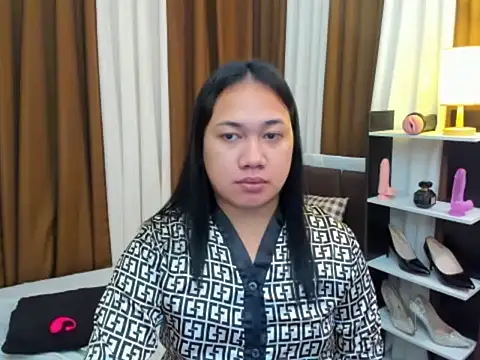 TsUncutKaren online show from 12, 10, 2025