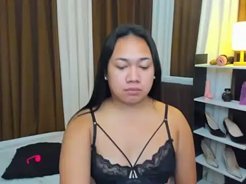 TsUncutKaren online show from 10, 10, 2025