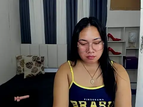 TsUncutKaren online show from 13, 1, 2026