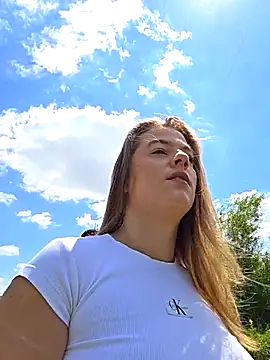 Luna Lynn online show from 2, 7, 2026