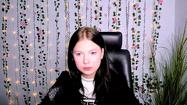 renata sweety online show from 9, 9, 2025