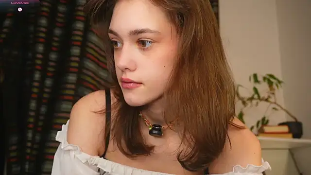 Snapshot of ttragedienne chatting on 2, 12, 2025 ttragedienne online show from 2, 12, 2025