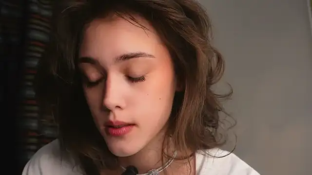 Snapshot of ttragedienne chatting on 10, 11, 2025 ttragedienne online show from 10, 11, 2025