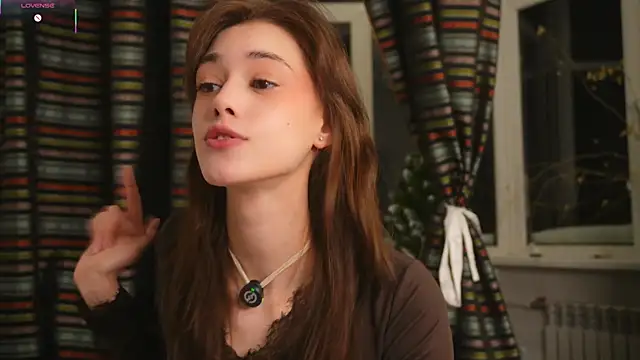 Snapshot of ttragedienne chatting on 21, 12, 2025 ttragedienne online show from 21, 12, 2025