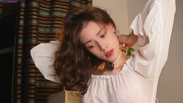 Snapshot of ttragedienne chatting on 17, 11, 2025 ttragedienne online show from 17, 11, 2025