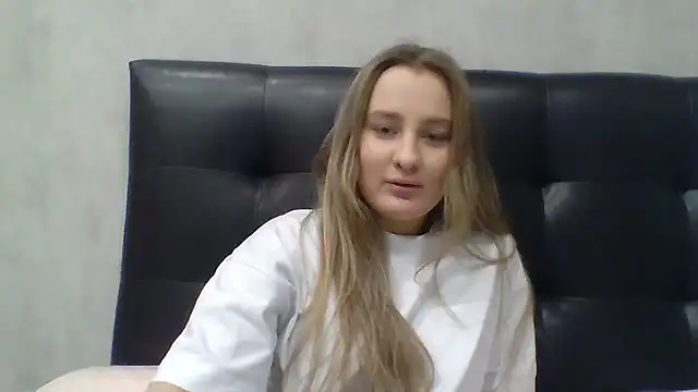 Karyllia online show from 6, 10, 2025