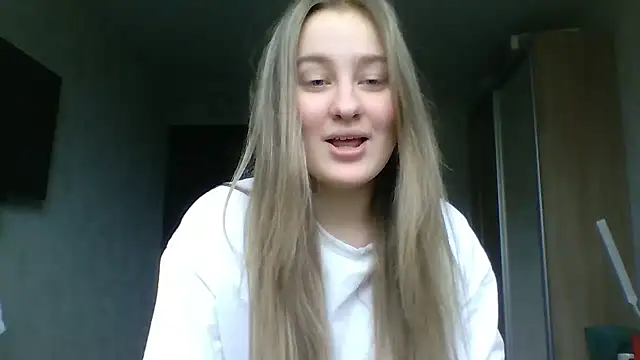Karyllia online show from 5, 10, 2025
