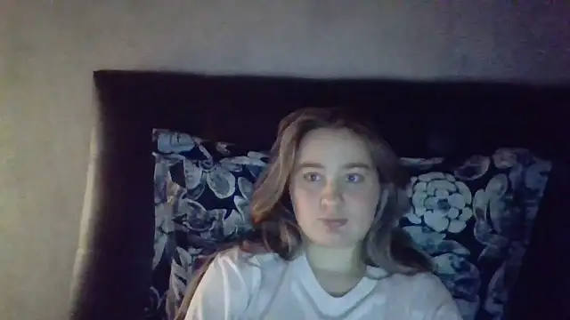Karyllia online show from 5, 10, 2025