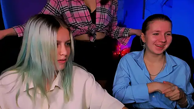 Snapshot of gloria_bubble chatting on 27, 11, 2025 gloria bubble online show from 27, 11, 2025