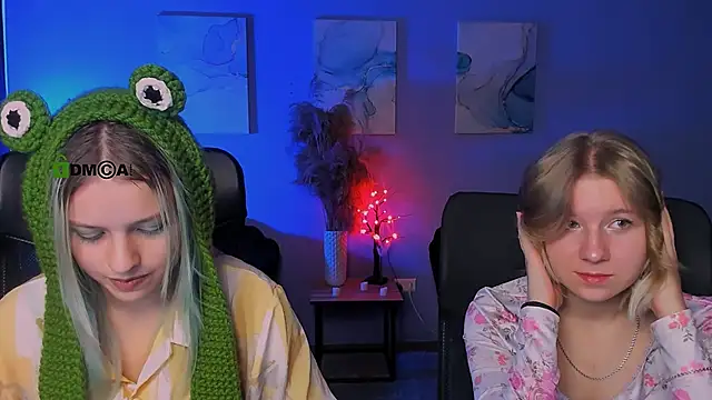 Snapshot of gloria_bubble chatting on 14, 11, 2025 gloria bubble online show from 14, 11, 2025